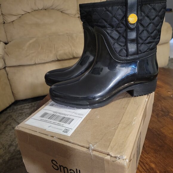 Like new Tommy Hilfiger rubber and quilt boots - Picture 8 of 8